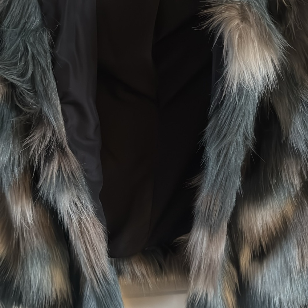 Women’s blue grey faux fur jacket - Picture 3 of 6